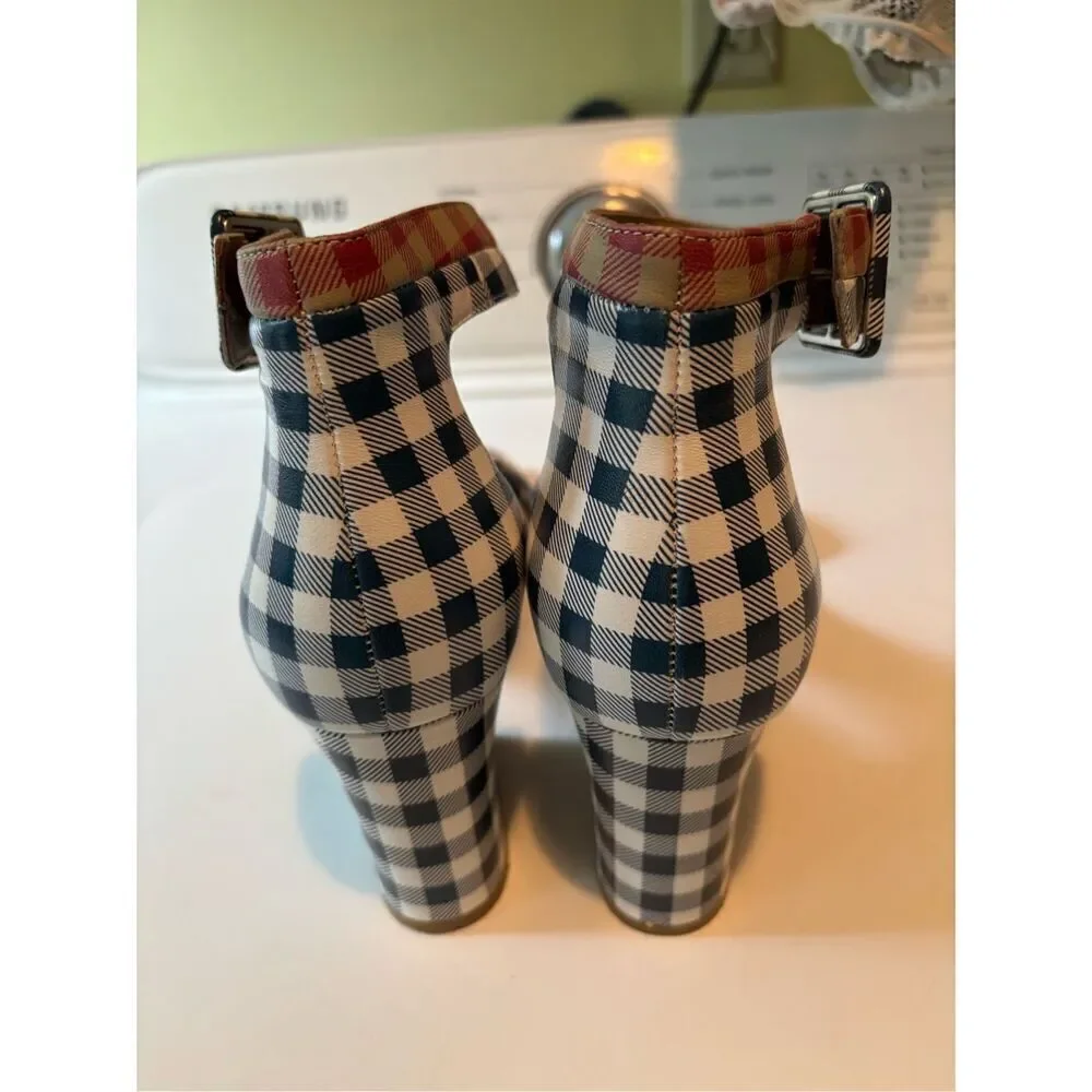 Donald Pliner Heels